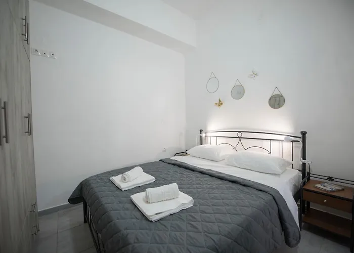 Pure And Simple Santorini