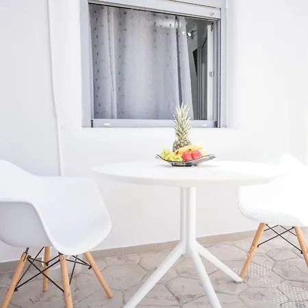 Pure And Simple Santorini Apartament