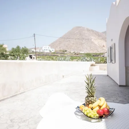 Pure And Simple Santorini Emporio (Santorini)